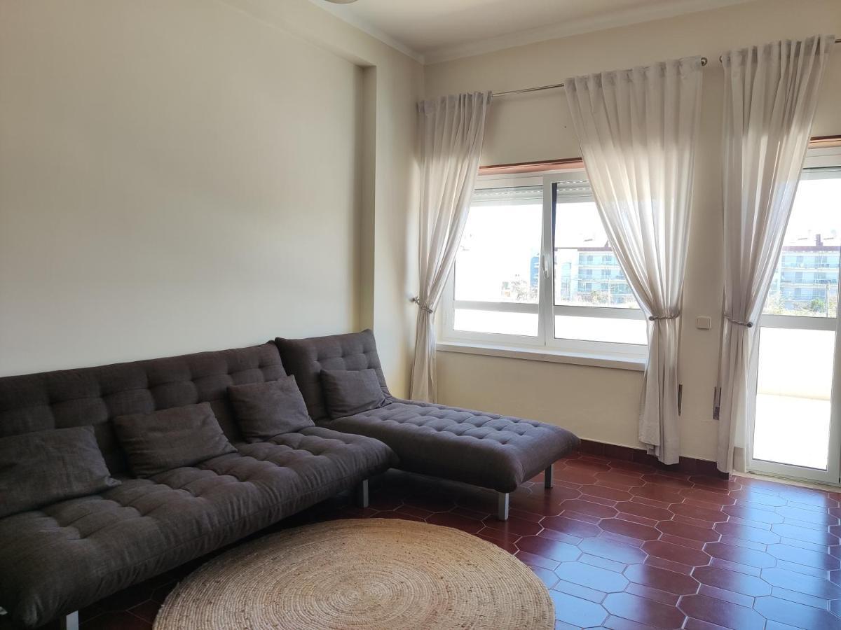 Apartment By The Beach! With Large Balcony! 상 마르티뇨 두 포르투 외부 사진